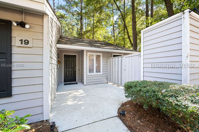 19 Fernwood Trl, Hilton Head Island, SC 29926