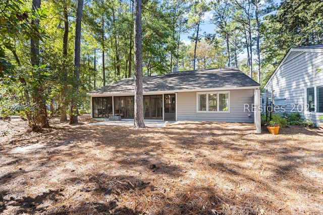 19 Fernwood Trl, Hilton Head Island, SC 29926
