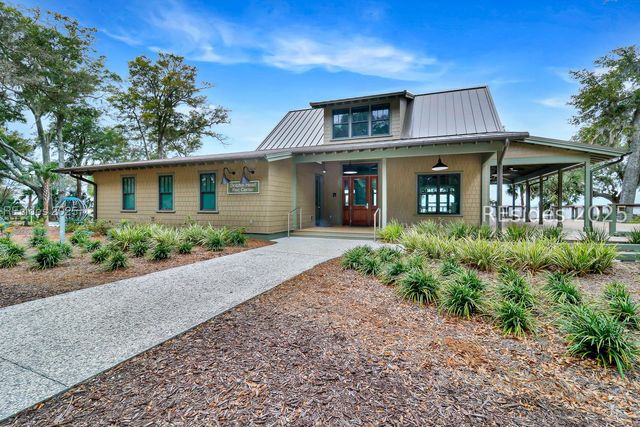 19 Fernwood Trl, Hilton Head Island, SC 29926