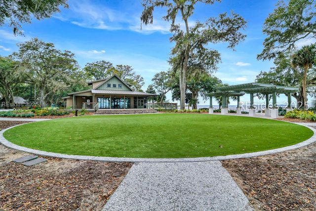 19 Fernwood Trl, Hilton Head Island, SC 29926
