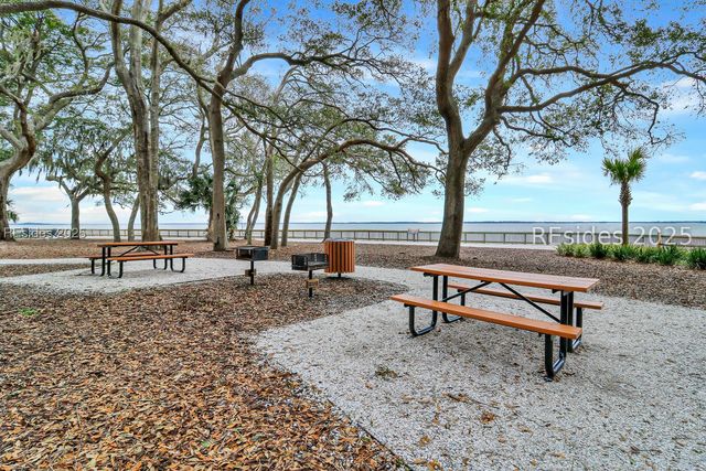 19 Fernwood Trl, Hilton Head Island, SC 29926