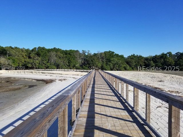 19 Fernwood Trl, Hilton Head Island, SC 29926