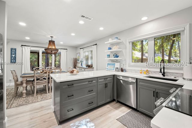 19 Fernwood Trl, Hilton Head Island, SC 29926