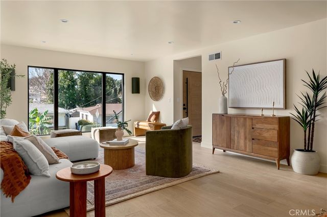 4200 Toland, Los Angeles, CA 90065