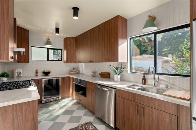 4200 Toland, Los Angeles, CA 90065