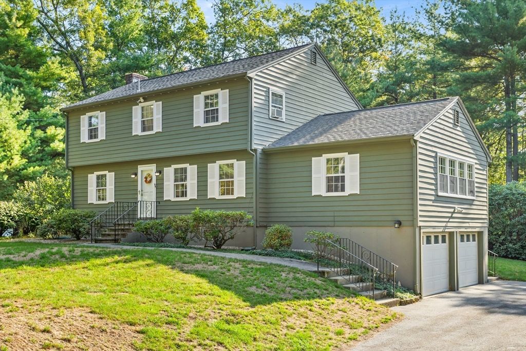 15 Reeves Rd, Bedford, MA 01730