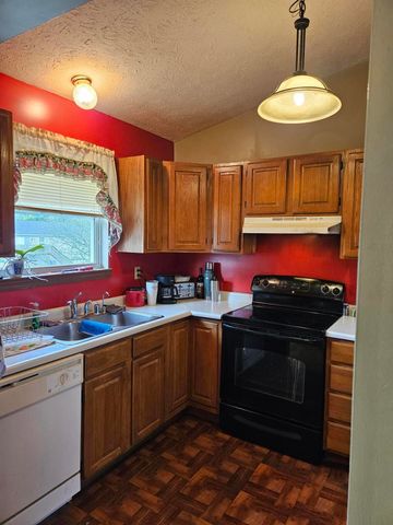 4 Woodbury Lane, Alexandria, KY 41001