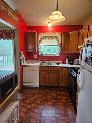 4 Woodbury Lane, Alexandria, KY 41001