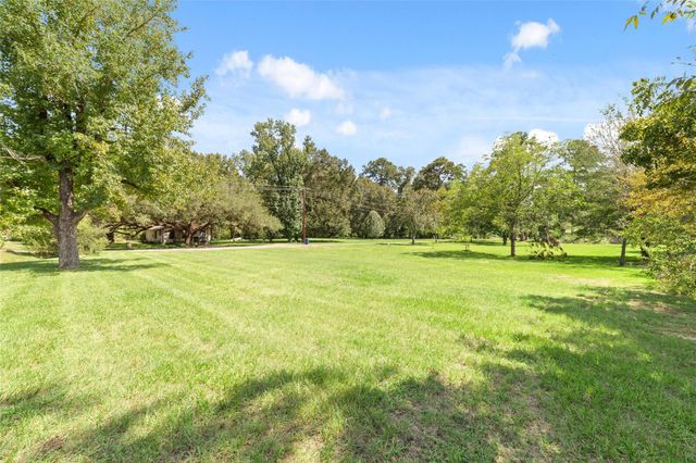 309 N 2nd Street, Livingston, TX 77351