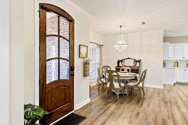 303 White Oak Dr, New Brockton, AL 36351