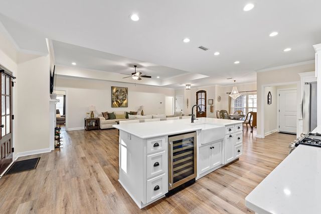 303 White Oak Dr, New Brockton, AL 36351