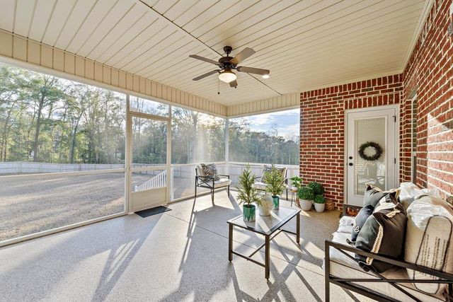 303 White Oak Dr, New Brockton, AL 36351