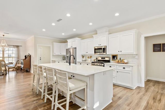 303 White Oak Dr, New Brockton, AL 36351