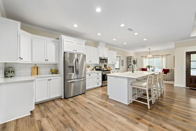 303 White Oak Dr, New Brockton, AL 36351