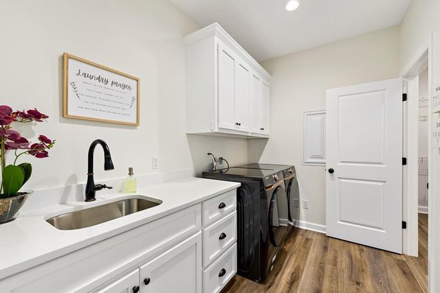 303 White Oak Dr, New Brockton, AL 36351