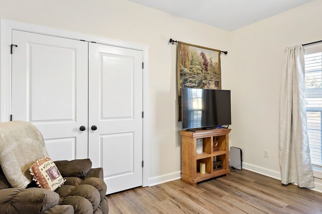 303 White Oak Dr, New Brockton, AL 36351