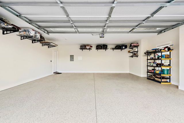 303 White Oak Dr, New Brockton, AL 36351