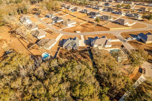 303 White Oak Dr, New Brockton, AL 36351