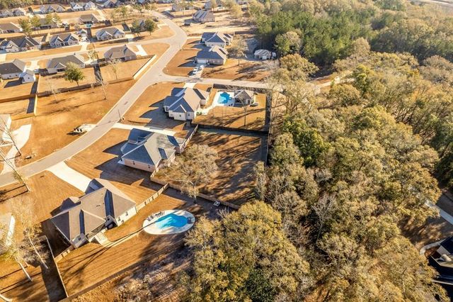 303 White Oak Dr, New Brockton, AL 36351