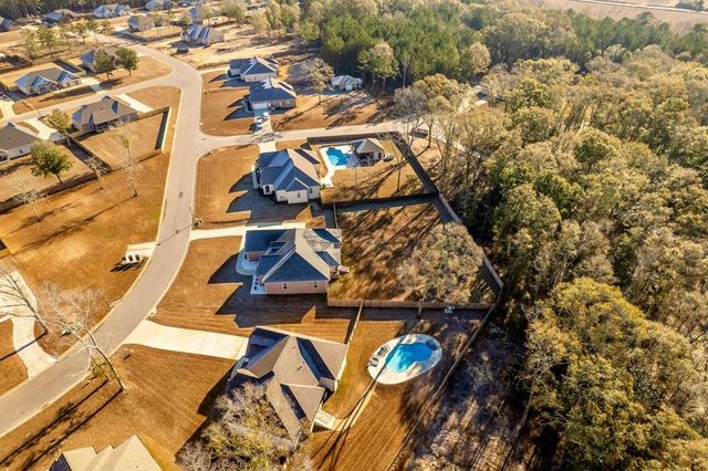 303 White Oak Dr, New Brockton, AL 36351