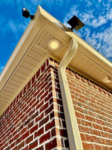 303 White Oak Dr, New Brockton, AL 36351