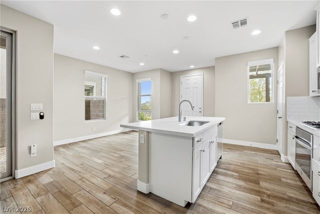 11677 Emerald Lake Avenue, Las Vegas, NV 89138