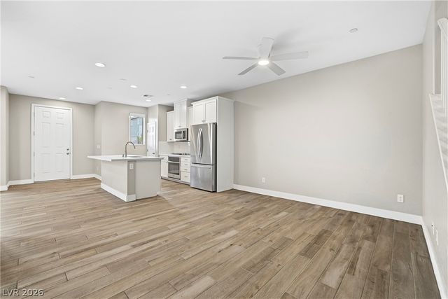 11677 Emerald Lake Avenue, Las Vegas, NV 89138