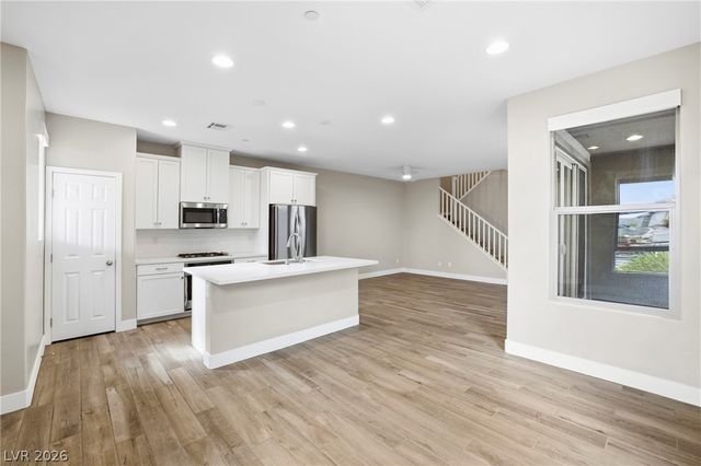 11677 Emerald Lake Avenue, Las Vegas, NV 89138