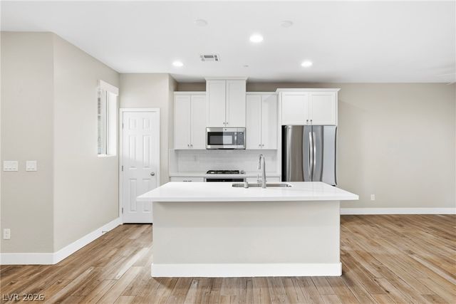 11677 Emerald Lake Avenue, Las Vegas, NV 89138