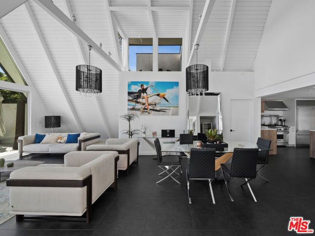 8460 Cole Crest Drive, Los Angeles, CA 90046