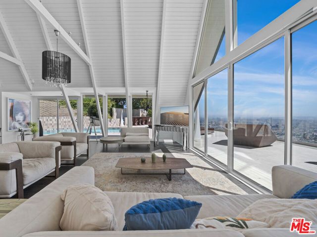 8460 Cole Crest Drive, Los Angeles, CA 90046