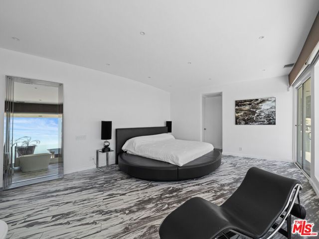 8460 Cole Crest Drive, Los Angeles, CA 90046