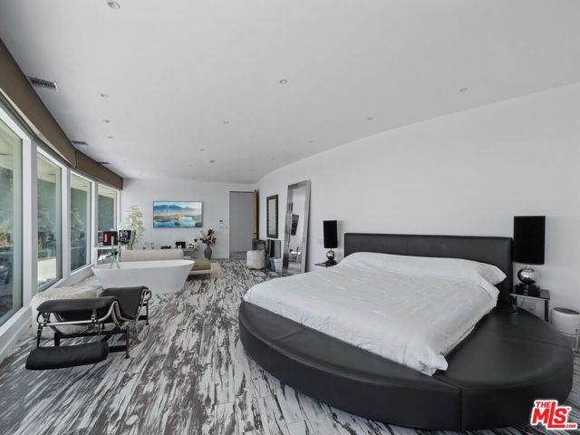 8460 Cole Crest Drive, Los Angeles, CA 90046