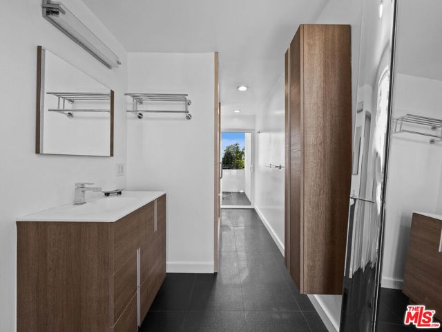 8460 Cole Crest Drive, Los Angeles, CA 90046