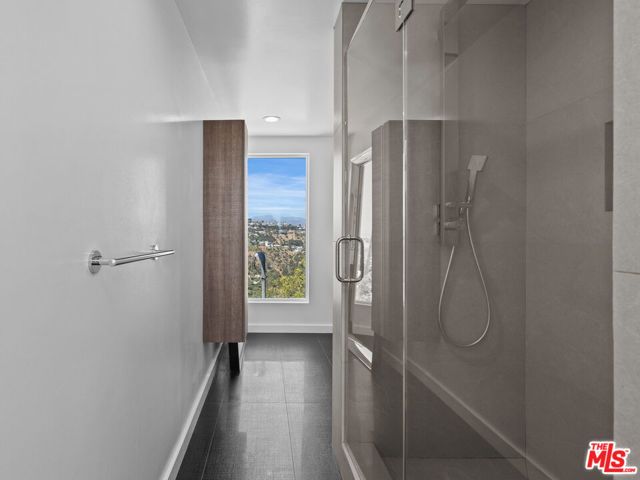 8460 Cole Crest Drive, Los Angeles, CA 90046