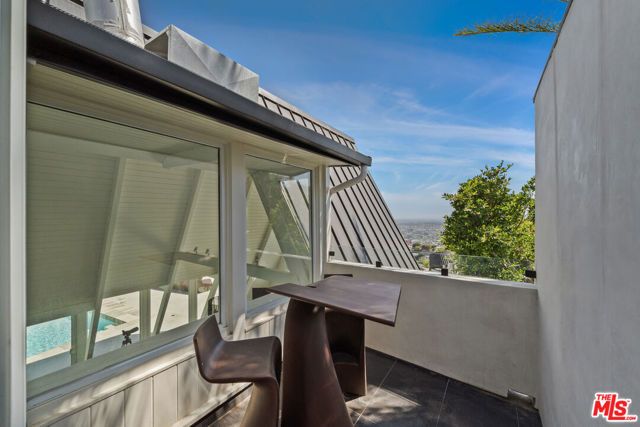 8460 Cole Crest Drive, Los Angeles, CA 90046