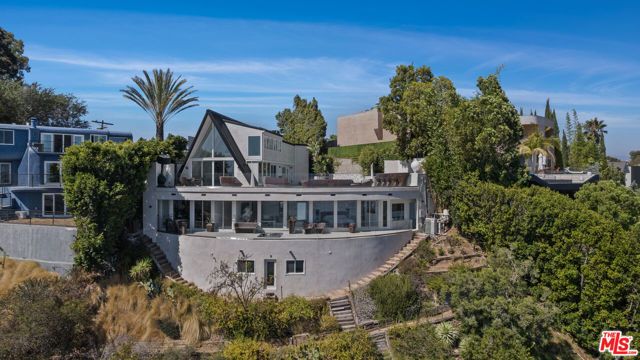 8460 Cole Crest Drive, Los Angeles, CA 90046