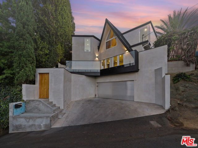 8460 Cole Crest Drive, Los Angeles, CA 90046