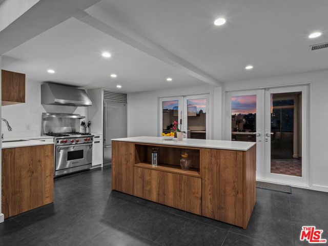 8460 Cole Crest Drive, Los Angeles, CA 90046