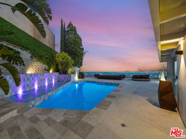 8460 Cole Crest Drive, Los Angeles, CA 90046