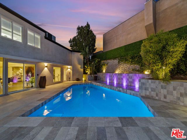 8460 Cole Crest Drive, Los Angeles, CA 90046