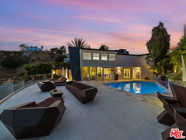 8460 Cole Crest Drive, Los Angeles, CA 90046