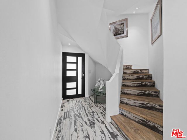 8460 Cole Crest Drive, Los Angeles, CA 90046