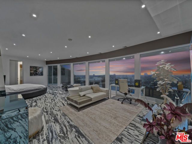 8460 Cole Crest Drive, Los Angeles, CA 90046
