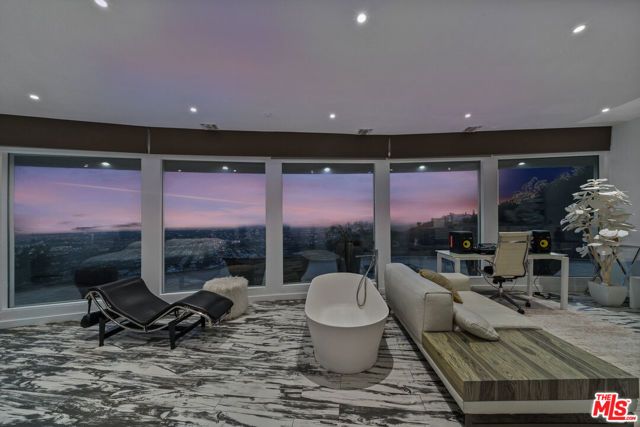 8460 Cole Crest Drive, Los Angeles, CA 90046
