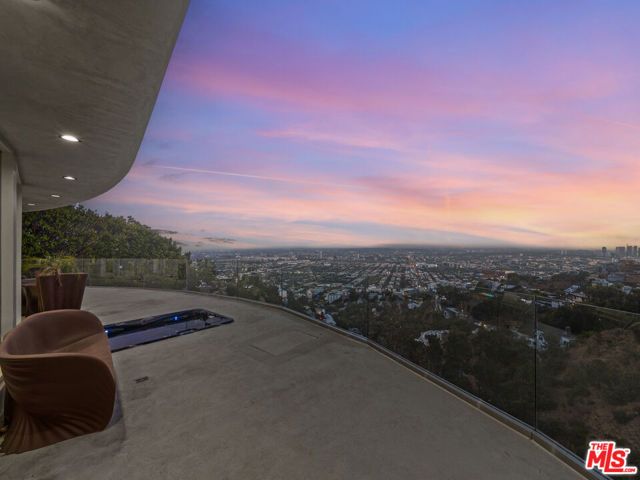 8460 Cole Crest Drive, Los Angeles, CA 90046