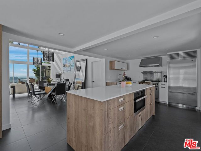 8460 Cole Crest Drive, Los Angeles, CA 90046