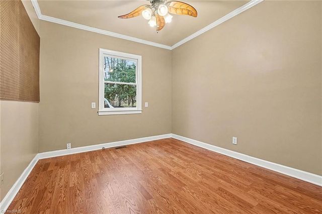 4413 Hunters Run Drive, Clemmons, NC 27012