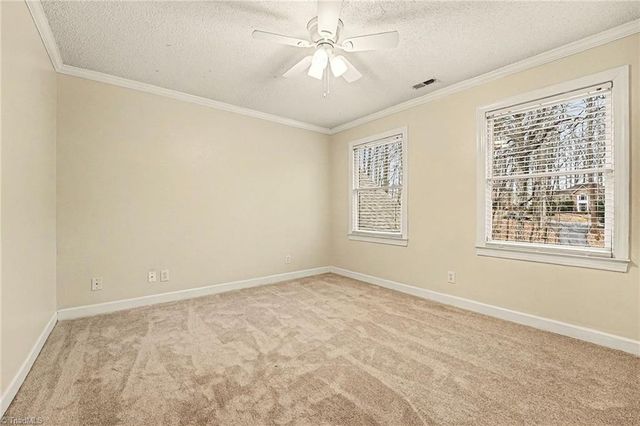 4413 Hunters Run Drive, Clemmons, NC 27012