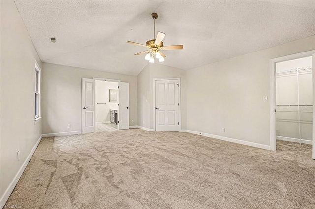 4413 Hunters Run Drive, Clemmons, NC 27012